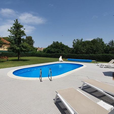 Villa Mons Aureus Popovac Екстер'єр фото