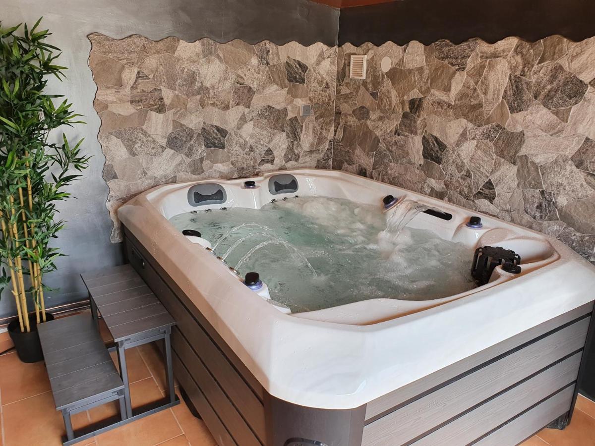 Villa Mons Aureus Popovac Екстер'єр фото