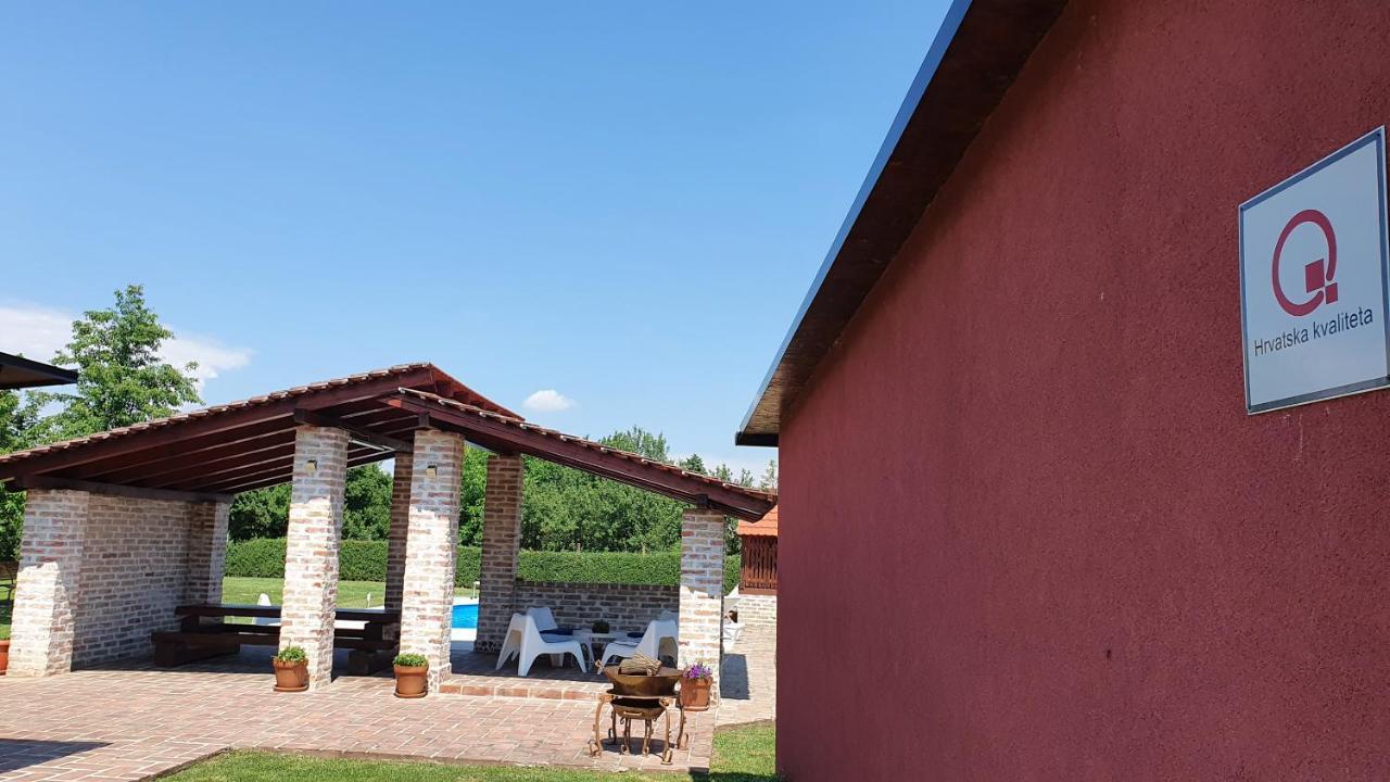 Villa Mons Aureus Popovac Екстер'єр фото
