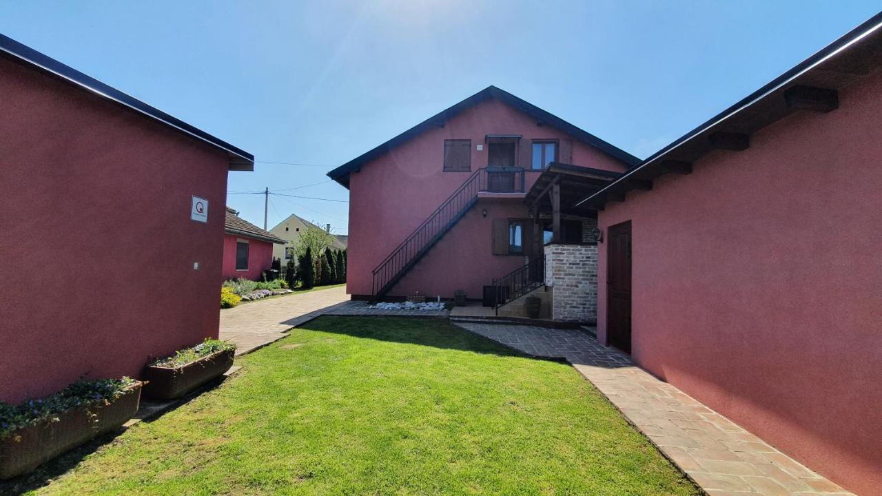 Villa Mons Aureus Popovac Екстер'єр фото