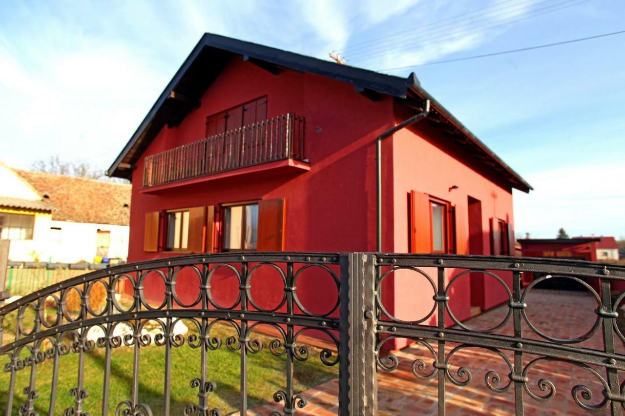 Villa Mons Aureus Popovac Екстер'єр фото