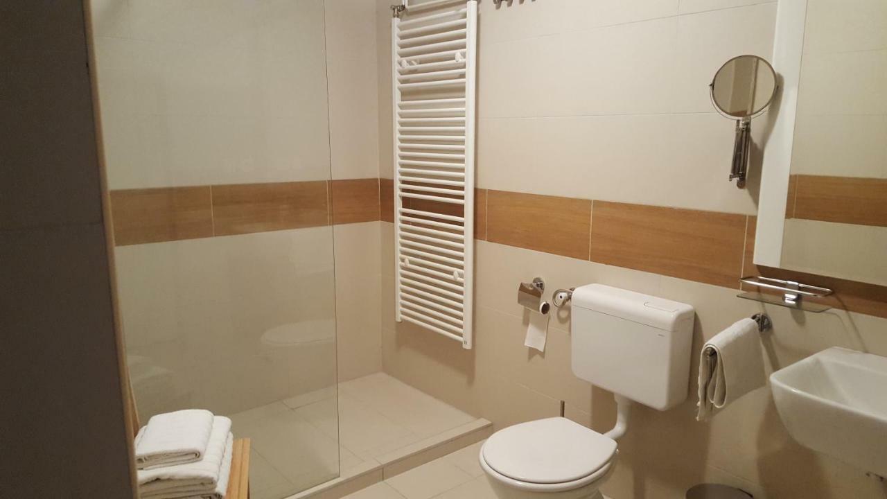 Villa Mons Aureus Popovac Екстер'єр фото